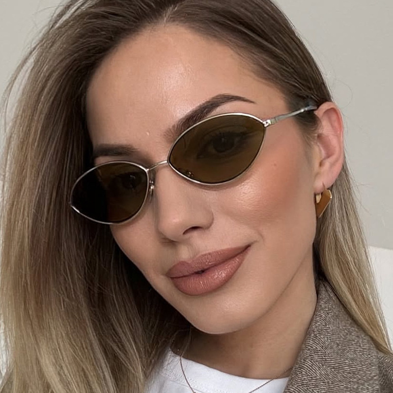 Street Fashion Brands - Retro Cat eye Woman Sunglasses for