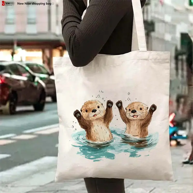 Sweet Otter Holding Heart Shel - Tote Bag Canvas Print incelemesi ve fiyatı